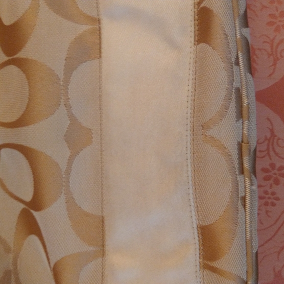 VGUC. Coach signature C canvas shoulder bag. - Picture 12 of 16